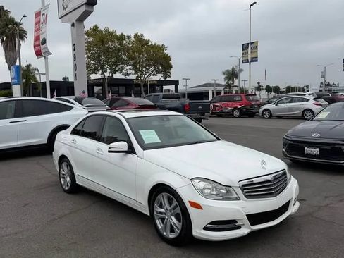 Used 2013 Mercedes-Benz C 250 Sedan image 3