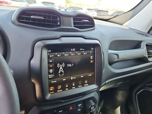 Used 2023 Jeep Renegade Latitude AWD/4WD image 23