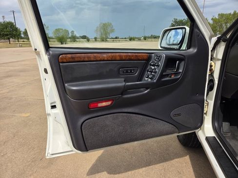 Used 1998 Jeep Grand Cherokee Limited AWD/4WD image 12