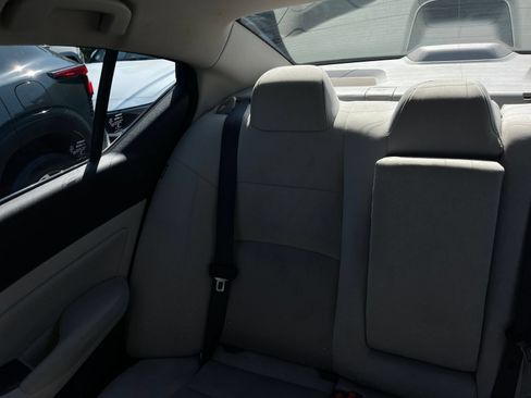 Used 2025 Nissan Altima 2.5 SV FWD image 40
