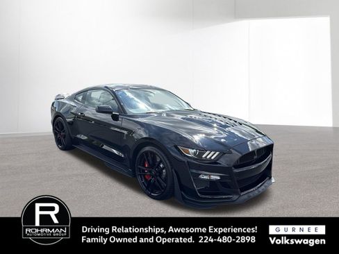 Used 2021 Ford Mustang Shelby GT500 w/ Technology Package RWD image 2