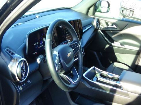 Used 2025 Chevrolet Equinox LT image 14