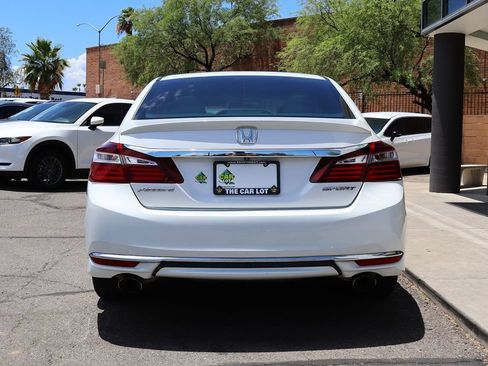 Used 2016 Honda Accord Sport image 11