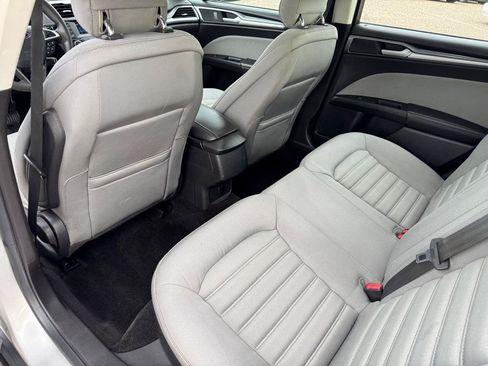 Used 2014 Ford Fusion S FWD image 18