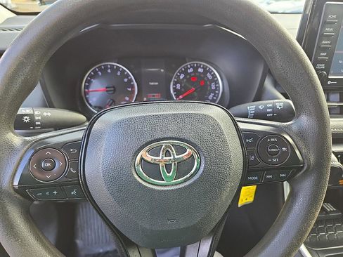 Used 2020 Toyota RAV4 LE image 13