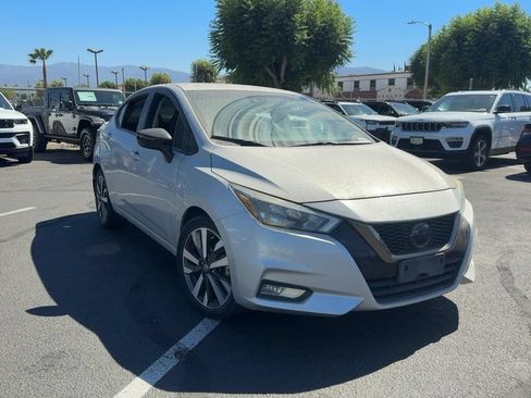 Used 2020 Nissan Versa SR FWD image 3
