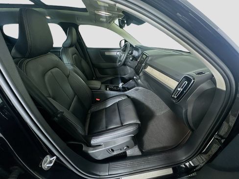 Used 2024 Volvo XC40 B5 Plus AWD/4WD image 34