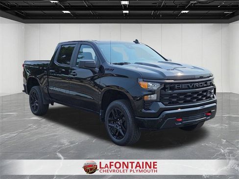 Used 2023 Chevrolet Silverado 1500 Custom Trail Boss w/ LPO, Dark Essentials Package image 2