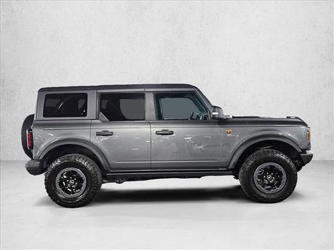 Used 2022 Ford Bronco Badlands image 4