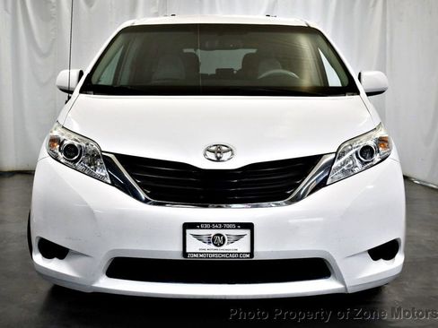 Used 2011 Toyota Sienna LE w/ Towing Pkg image 4