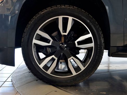 Used 2020 Chevrolet Suburban Premier AWD/4WD image 11