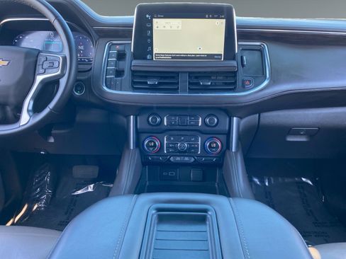 Used 2024 Chevrolet Suburban LT image 11