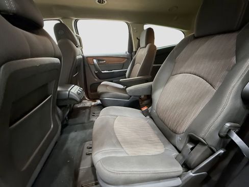 Used 2016 Chevrolet Traverse LT w/ Style and Technology Package image 7