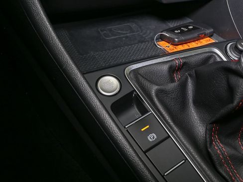 Certified 2022 Volkswagen Jetta GLI Autobahn FWD image 37