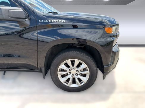 Used 2020 Chevrolet Silverado 1500 Custom w/ Custom Value Package RWD image 19