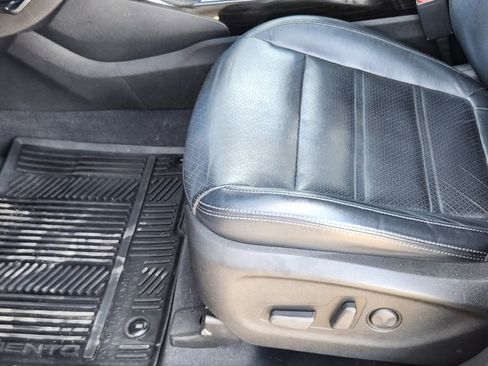 Used 2019 Kia Sorento EX image 9