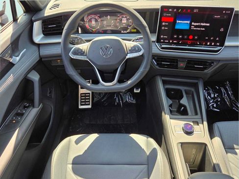New 2026 Volkswagen Tiguan SE R-Line FWD image 12