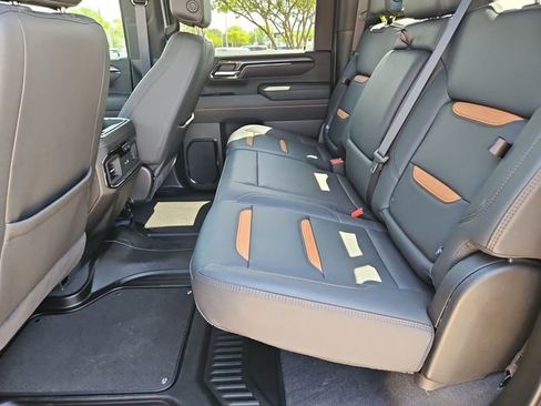 Used 2025 GMC Sierra 2500 AT4 w/ AT4 Premium Plus Package image 25