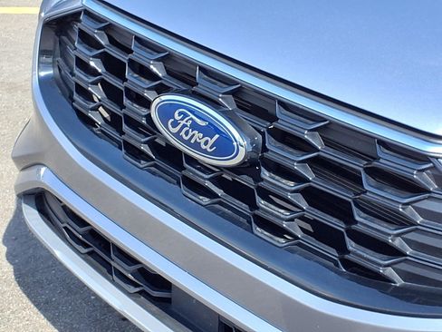 Used 2024 Ford Escape ST-Line w/ Tech Pack #1 AWD/4WD image 32