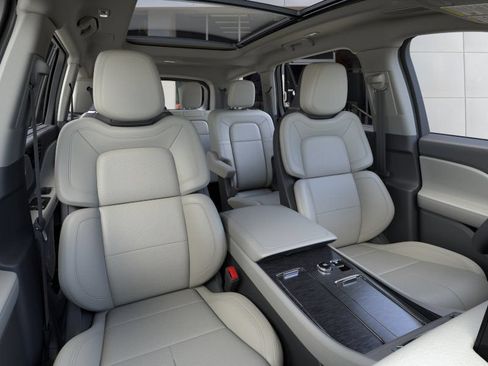 Used 2025 Lincoln Aviator Reserve w/ Equipment Group 201A AWD/4WD image 10