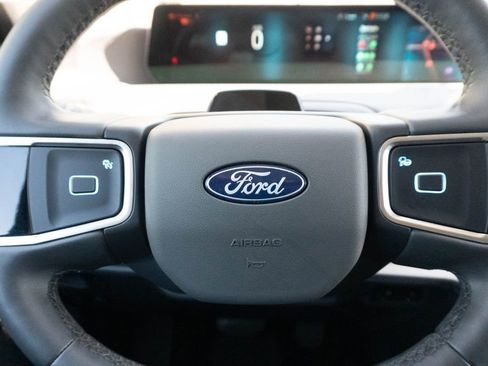 Used 2025 Ford Expedition Max Active image 32