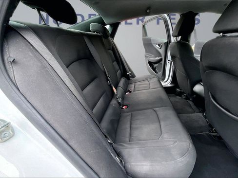 Used 2023 Chevrolet Malibu LS FWD image 24
