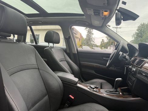 Used 2011 BMW 328i xDrive Wagon AWD/4WD image 25