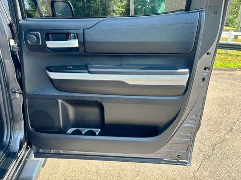 Used 2019 Toyota Tundra SR5 w/ SR5 Upgrade Package AWD/4WD image 20