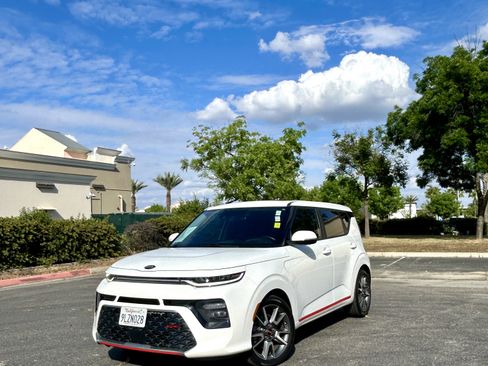 Used 2020 Kia Soul GT-Line Turbo FWD image 1