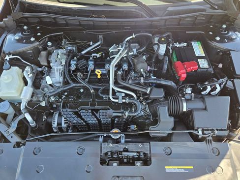 Used 2024 Nissan Altima 2.5 SV FWD image 27