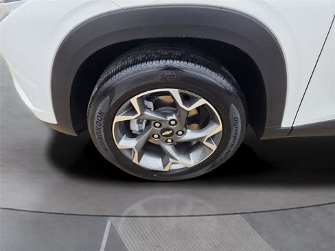 Used 2024 Chevrolet Trax LT image 10
