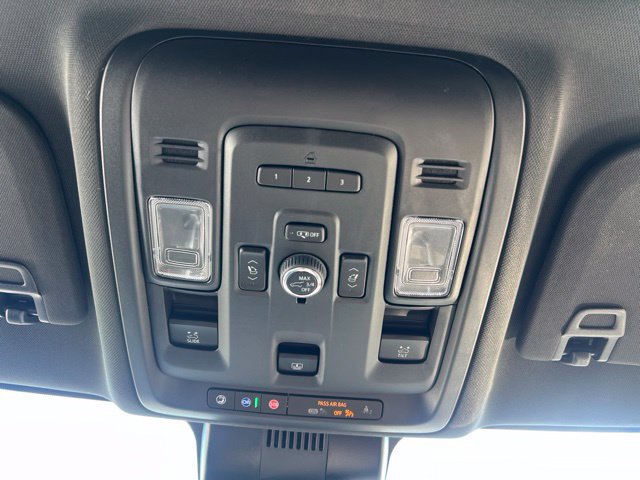 Used 2023 GMC Yukon XL SLT w/ SLT Premium Package AWD/4WD image 38