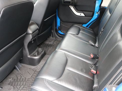 Used 2014 Jeep Wrangler Unlimited Sahara AWD/4WD image 24