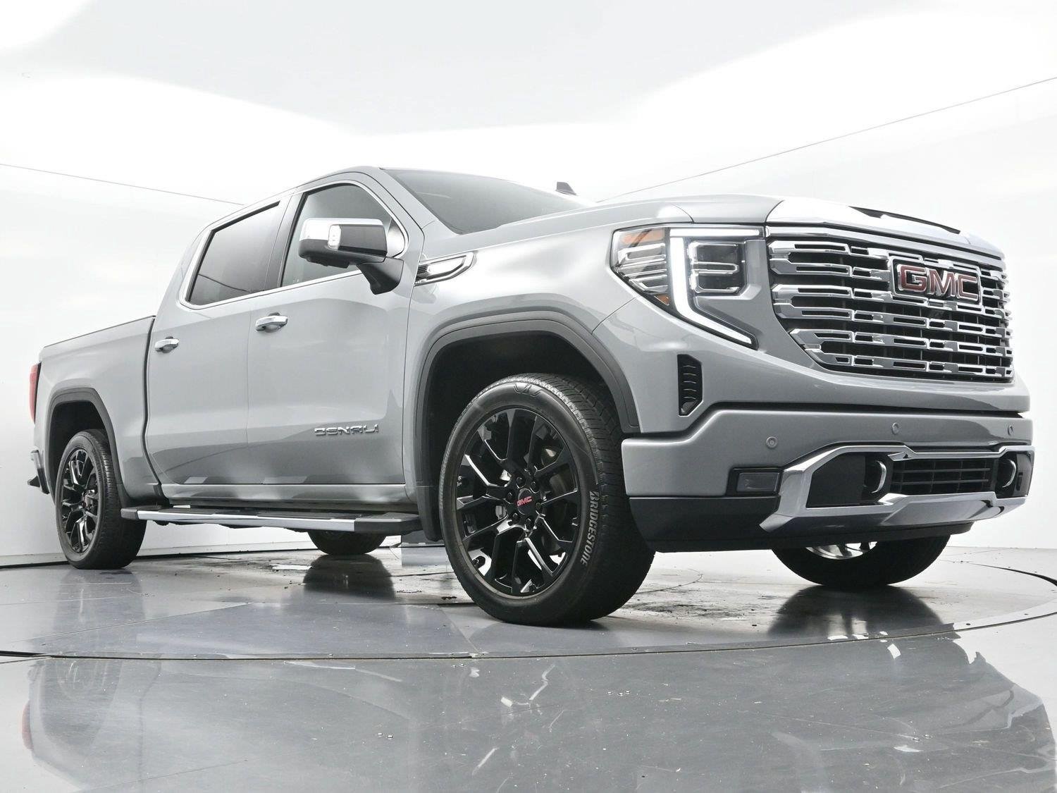 Used 2025 GMC Sierra 1500 Denali w/ Technology Package AWD/4WD image 44