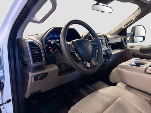 Used 2022 Ford F550 4x4 Crew Cab Super Duty w/ Power Equipment Group image 8
