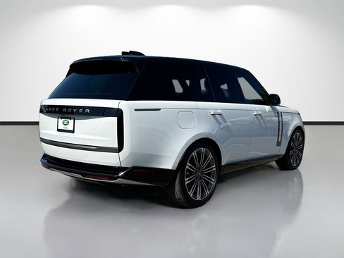 Used 2025 Land Rover Range Rover SE image 5
