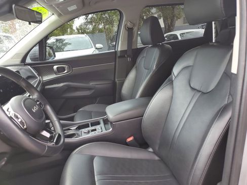 Used 2025 Kia Sorento S FWD image 18