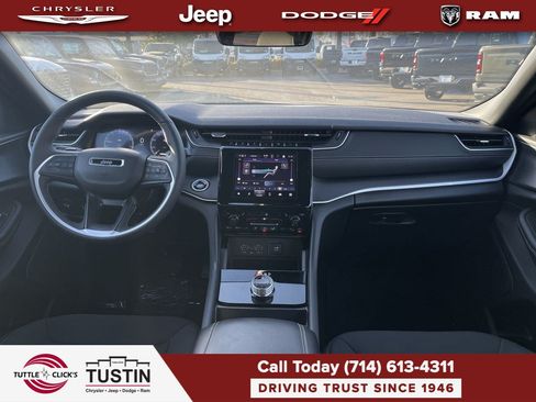 Used 2025 Jeep Grand Cherokee L Laredo w/ Luxury Tech Group I RWD image 12