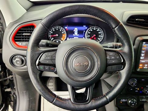 Used 2022 Jeep Renegade Trailhawk AWD/4WD image 13