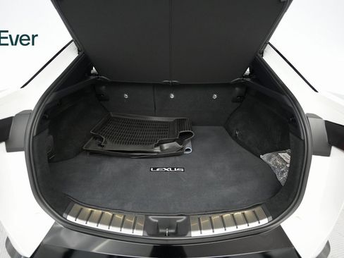 Used 2023 Lexus RZ 450e Premium image 23