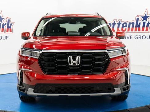 New 2025 Honda Pilot Touring image 8