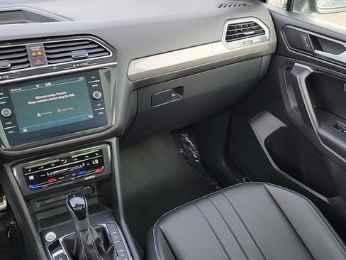 Used 2024 Volkswagen Tiguan SE R-Line image 18