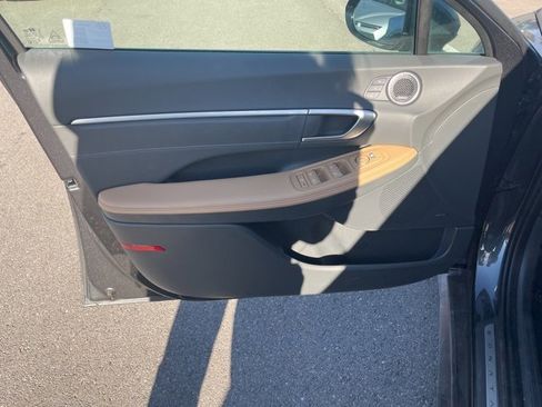 Used 2025 Hyundai Sonata Limited image 16