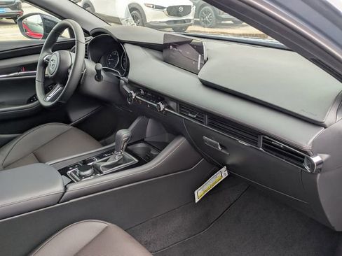 New 2026 MAZDA MAZDA3 Hatchback w/Premium Plus Pkg image 16