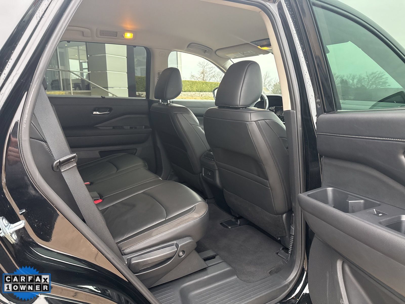 Used 2025 Nissan Pathfinder SL AWD/4WD image 28