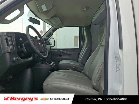 New 2025 Chevrolet Express 3500 Work Van w/ Power Convenience Package image 10