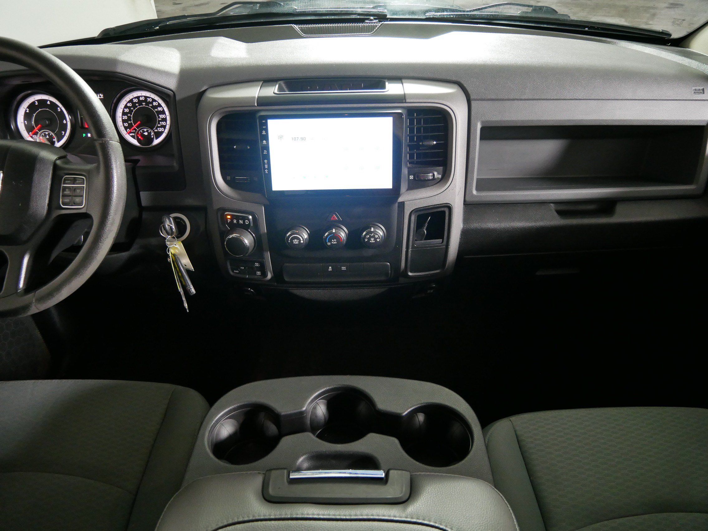 Used 2017 RAM 1500 Express AWD/4WD image 10