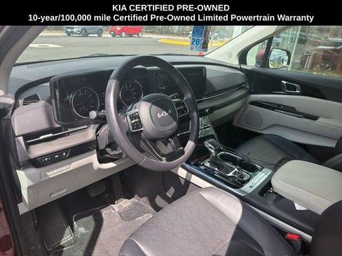 Used 2024 Kia Carnival EX image 5