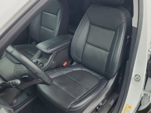 Used 2023 GMC Acadia SLT w/ Technology Package image 5