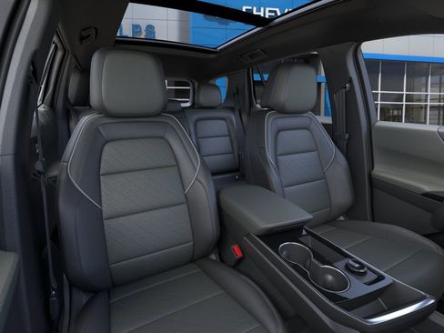 New 2026 Chevrolet Equinox LT w/ Convenience Package II FWD image 17